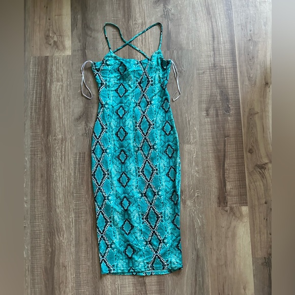 Teal snake print midi bodycon dress cutout back scrunch butt - Picture 4 of 4